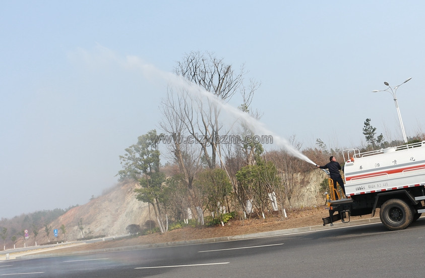 福田瑞沃12噸灑水車(chē)綠化高炮圖片.jpg