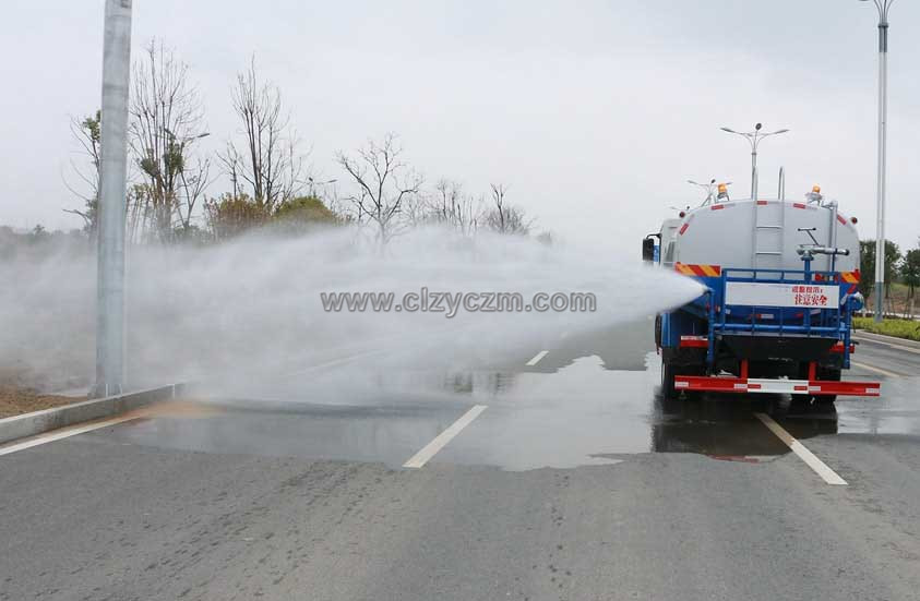 東風153 12噸灑水車側噴實拍圖片.jpg