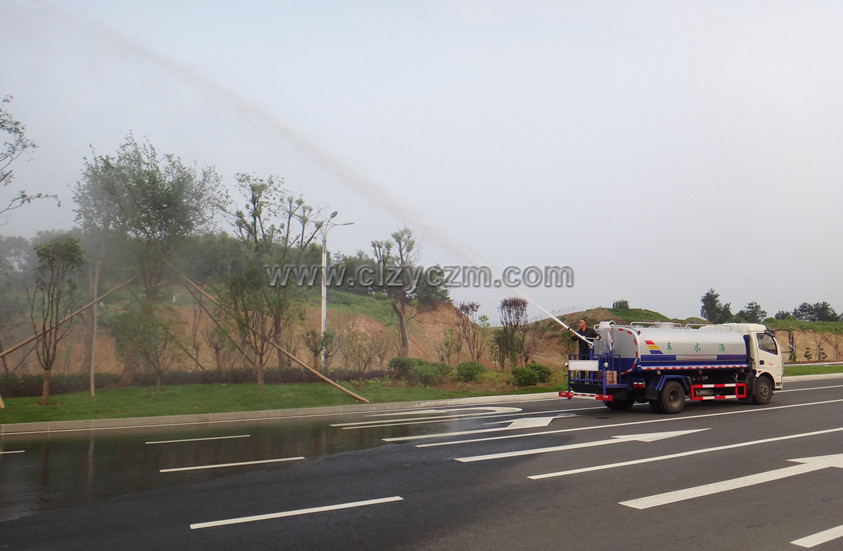 福田歐馬可5噸灑水車綠化高炮圖片.jpg