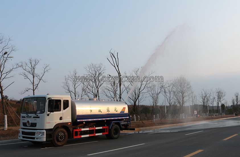 東風(fēng)創(chuàng)普15噸灑水車綠化高炮圖片.jpg