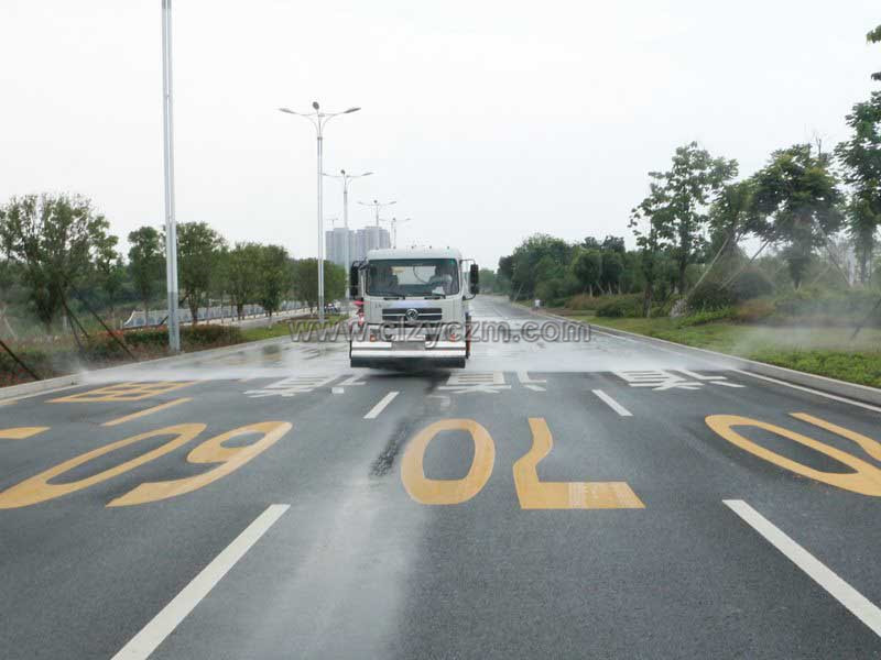 天錦路面高壓清洗車低壓前沖實(shí)拍